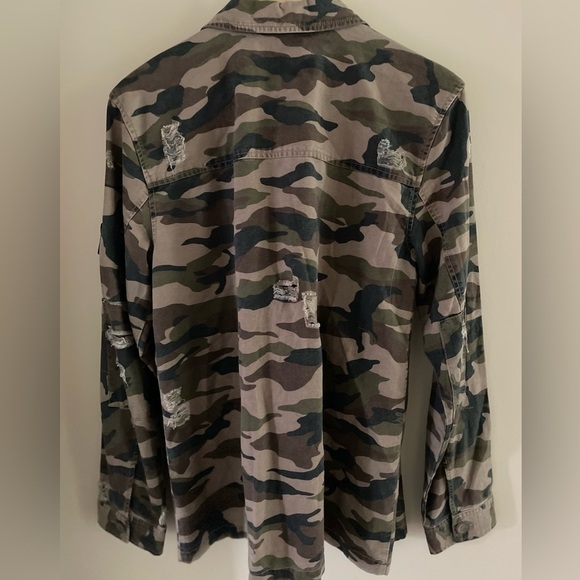 Treasure & Bond Distressed Button Down Cameo with Patches - Picture 6 of 8